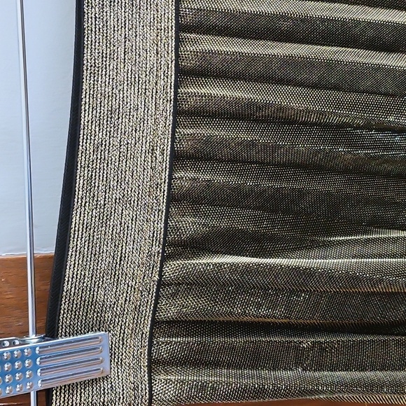 Elegant metallic olive Green Pleated Skirt - Picture 2 of 11